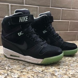 💚Nike Revolution Sky Hi